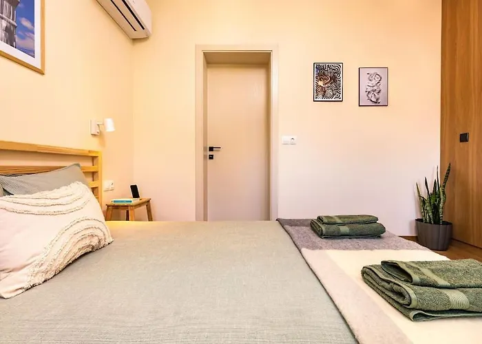 Hills View Central Apartment