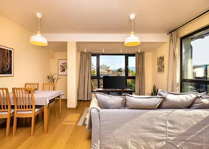 Hills View Central Apartment