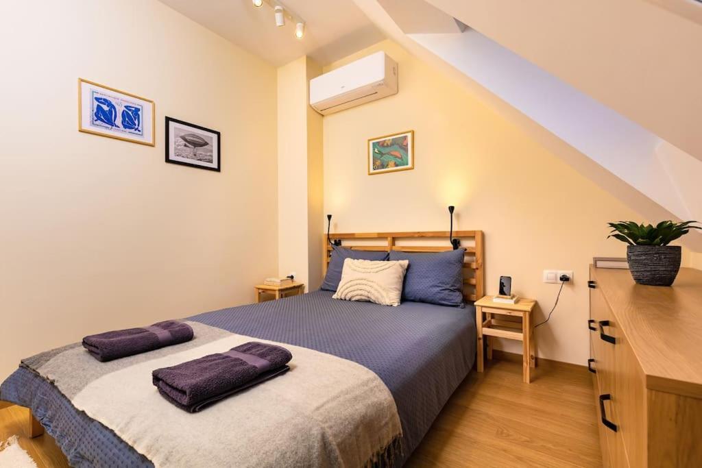 Hills View Apartment *